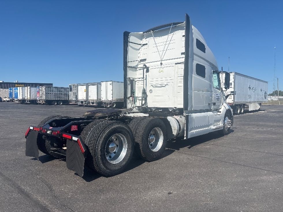Sleeper Tractor-Heavy Duty Tractors-Volvo-2022-VNL64760-Richmond-IN-309,431\n\t\tmiles-$ 91,750 - Image 7