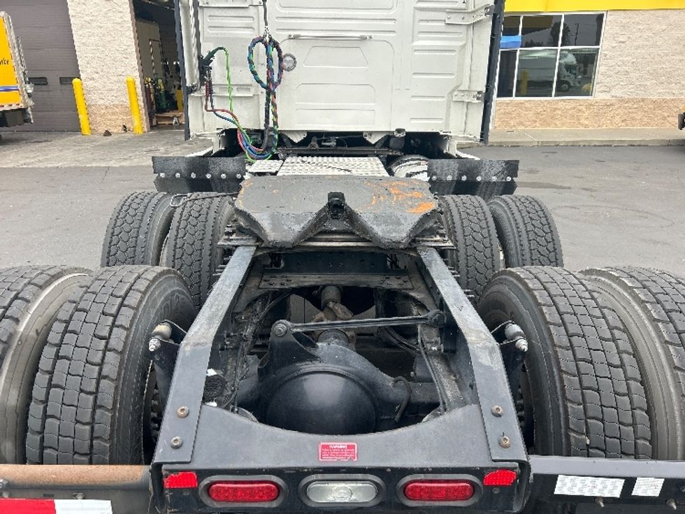 Sleeper Tractor-Heavy Duty Tractors-Volvo-2022-VNL64760-Sacramento-CA-379,900\n\t\tmiles-$ 93,000 - Image 6