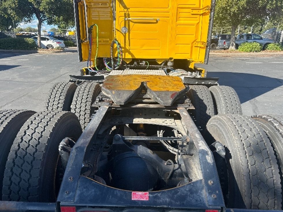 Sleeper Tractor-Heavy Duty Tractors-Volvo-2022-VNL64760-Sacramento-CA-479,177\n\t\tmiles-$ 80,250 - Image 6