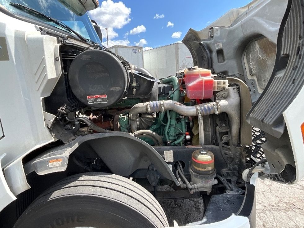 Sleeper Tractor-Heavy Duty Tractors-Volvo-2022-VNL64760-Saint George-UT-503,076\n\t\tmiles-$ 80,750 - Image 20