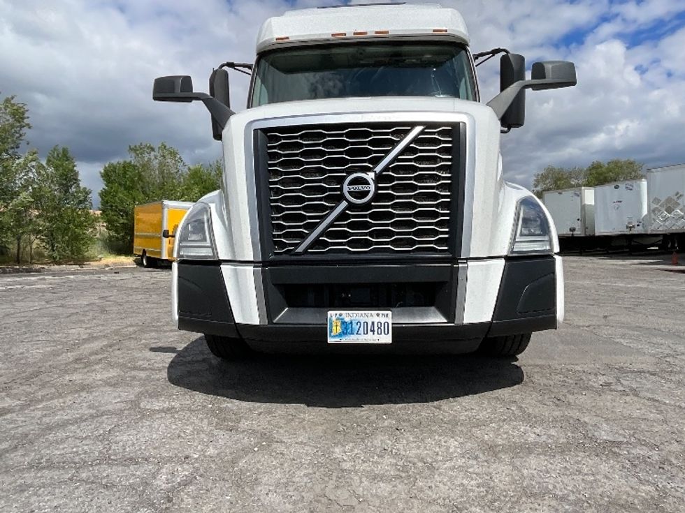 Sleeper Tractor-Heavy Duty Tractors-Volvo-2022-VNL64760-Saint George-UT-503,076\n\t\tmiles-$ 80,750 - Image 24