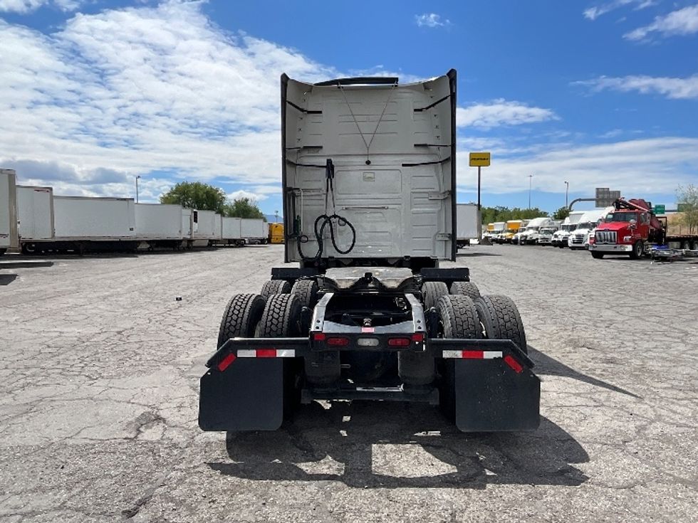 Sleeper Tractor-Heavy Duty Tractors-Volvo-2022-VNL64760-Saint George-UT-503,076\n\t\tmiles-$ 80,750 - Image 26