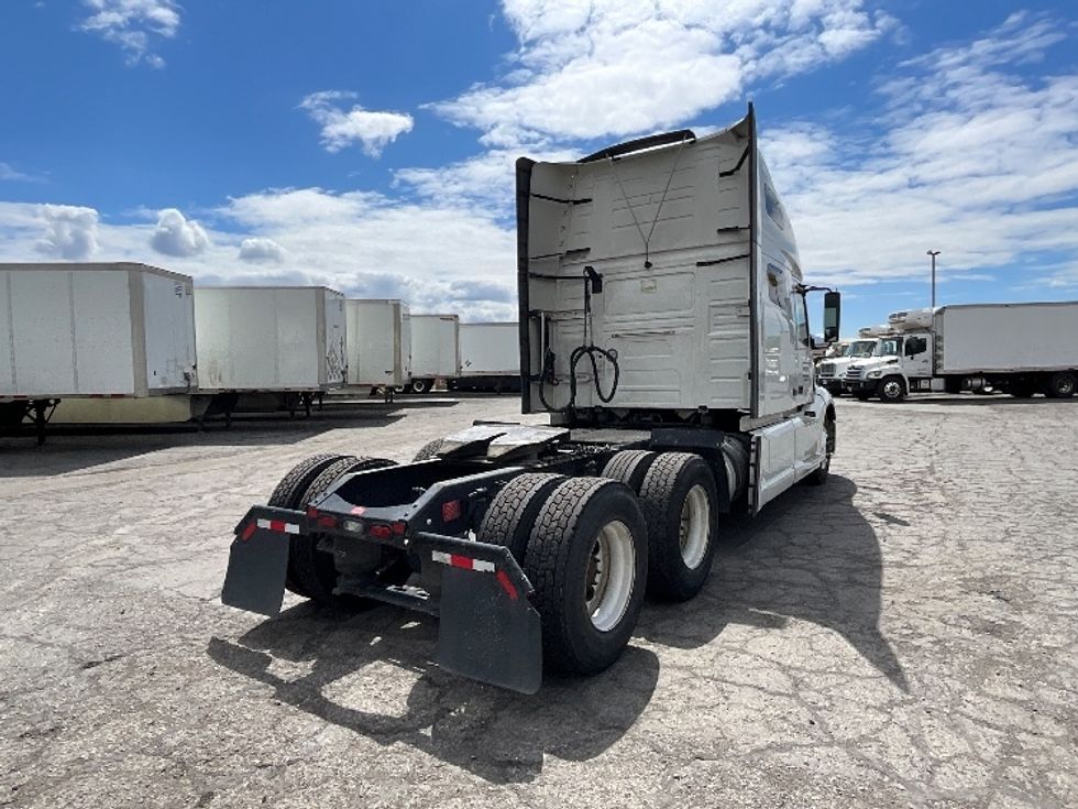 Sleeper Tractor-Heavy Duty Tractors-Volvo-2022-VNL64760-Saint George-UT-503,076\n\t\tmiles-$ 80,750 - Image 7