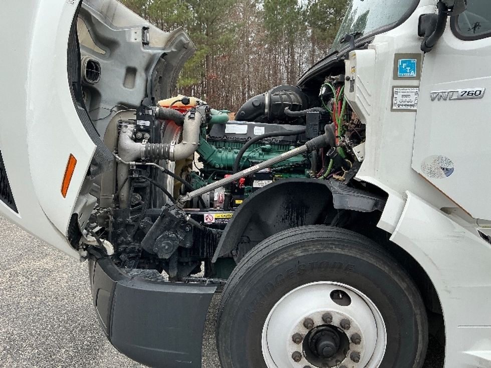 Sleeper Tractor-Heavy Duty Tractors-Volvo-2022-VNL64760-San Antonio-TX-478,373\n\t\tmiles-$ 75,500 - Image 21