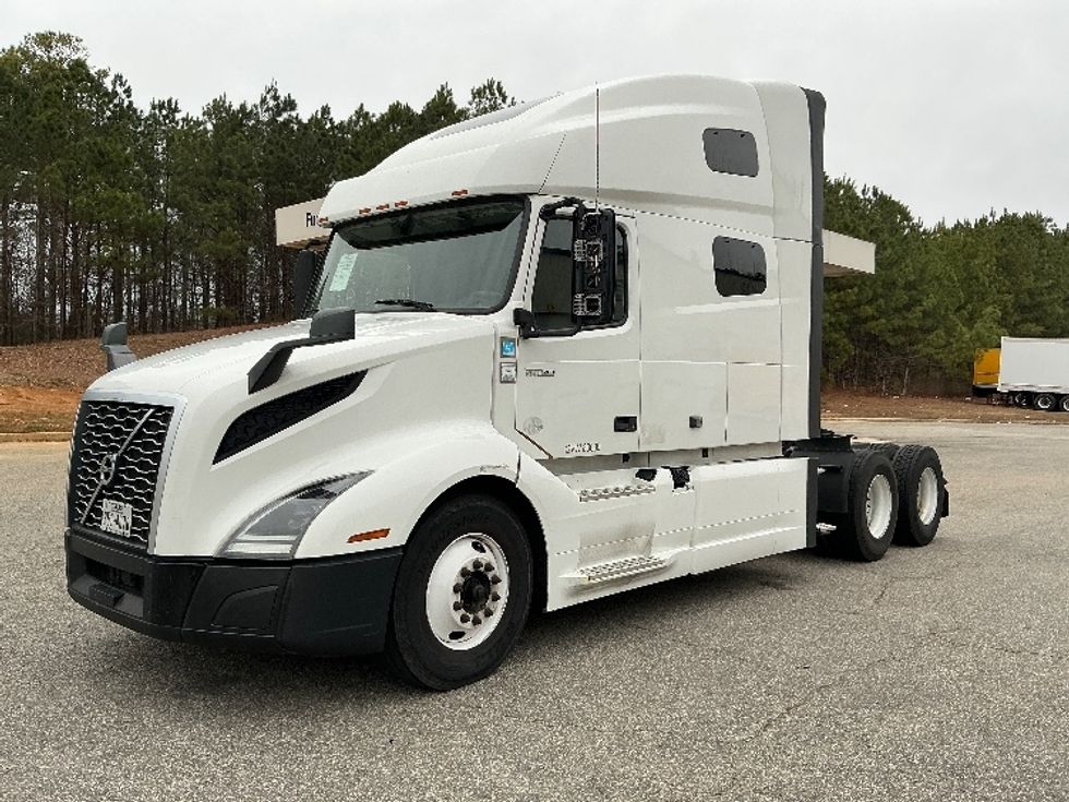 Sleeper Tractor-Heavy Duty Tractors-Volvo-2022-VNL64760-San Antonio-TX-478,373\n\t\tmiles-$ 75,500 - Image 3