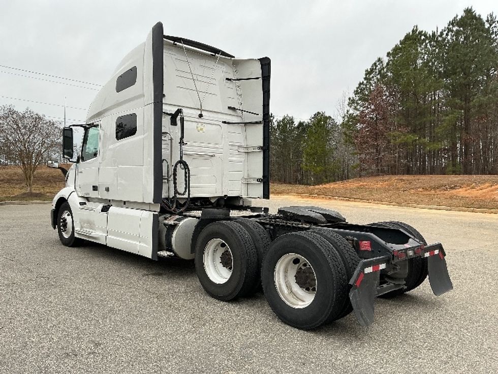Sleeper Tractor-Heavy Duty Tractors-Volvo-2022-VNL64760-San Antonio-TX-478,373\n\t\tmiles-$ 75,500 - Image 5