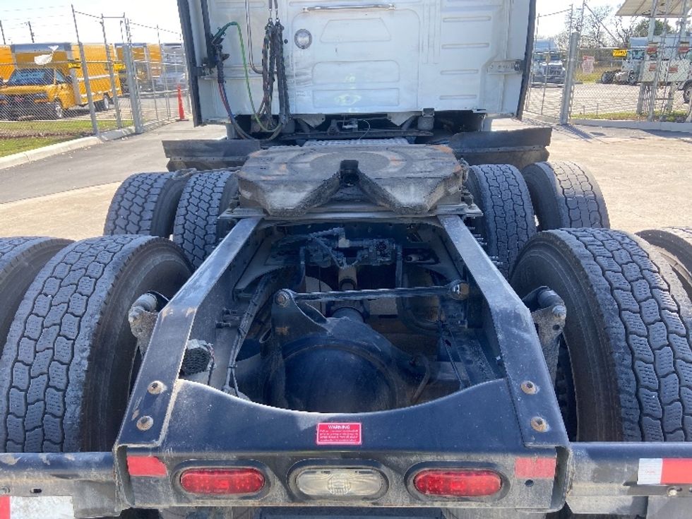 Sleeper Tractor-Heavy Duty Tractors-Volvo-2022-VNL64760-San Antonio-TX-523,447\n\t\tmiles-$ 71,000 - Image 6