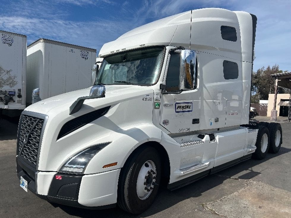 Sleeper Tractor-Heavy Duty Tractors-Volvo-2022-VNL64760-San Marcos-CA-431,273\n\t\tmiles-$ 91,000 - Image 3