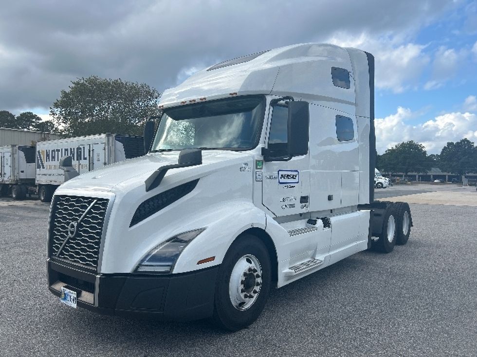 Sleeper Tractor-Heavy Duty Tractors-Volvo-2022-VNL64760-Sandston-VA-464,495\n\t\tmiles-$ 84,750 - Image 3