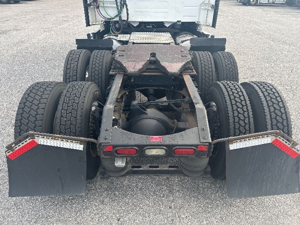 Sleeper Tractor-Heavy Duty Tractors-Volvo-2022-VNL64760-Sandston-VA-464,495\n\t\tmiles-$ 84,750 - Image 6