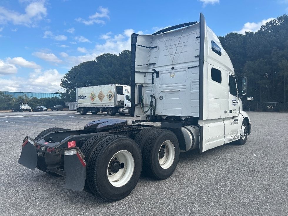 Sleeper Tractor-Heavy Duty Tractors-Volvo-2022-VNL64760-Sandston-VA-464,495\n\t\tmiles-$ 84,750 - Image 7