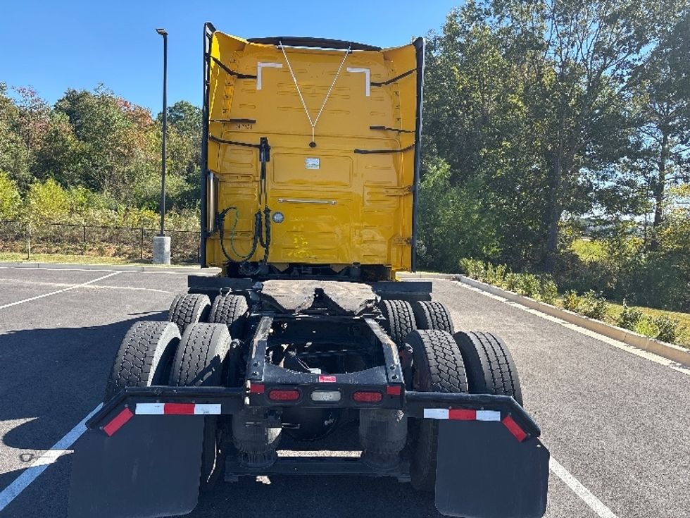 Sleeper Tractor-Heavy Duty Tractors-Volvo-2022-VNL64760-Shreveport-LA-401,843\n\t\tmiles-$ 84,500 - Image 6