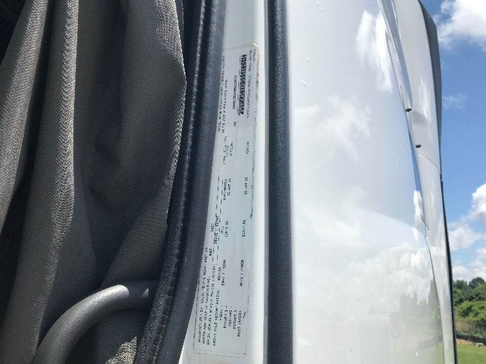 Sleeper Tractor-Heavy Duty Tractors-Volvo-2022-VNL64760-Shreveport-LA-404,159\n\t\tmiles-$ 88,750 - Image 23