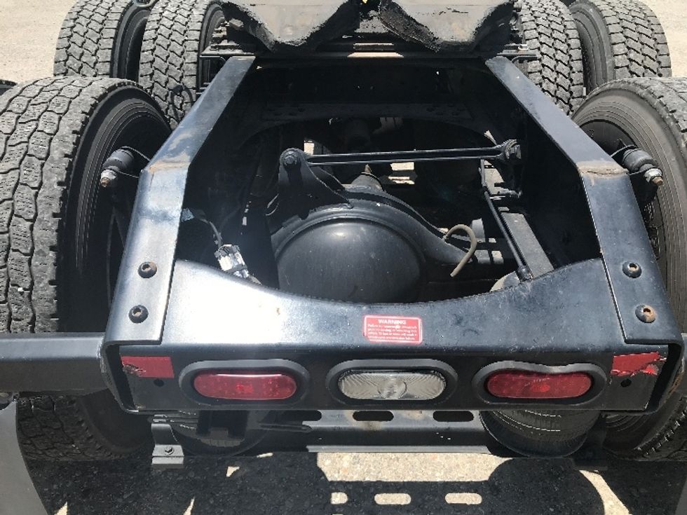 Sleeper Tractor-Heavy Duty Tractors-Volvo-2022-VNL64760-Shreveport-LA-404,159\n\t\tmiles-$ 88,750 - Image 25