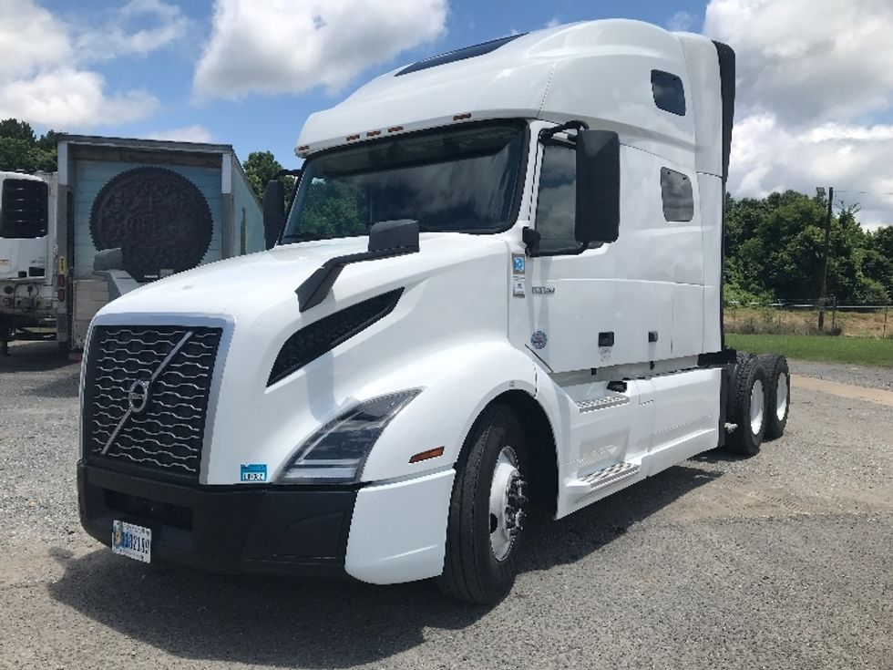 Sleeper Tractor-Heavy Duty Tractors-Volvo-2022-VNL64760-Shreveport-LA-404,159\n\t\tmiles-$ 88,750 - Image 3