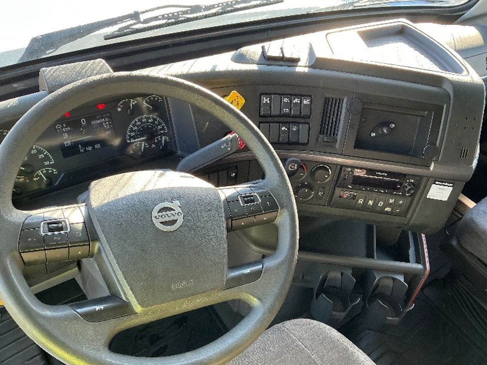 Sleeper Tractor-Heavy Duty Tractors-Volvo-2022-VNL64760-Sparks-NV-266,824\n\t\tmiles-$ 101,500 - Image 11