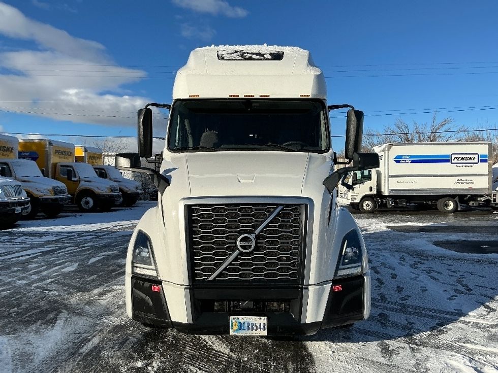 Sleeper Tractor-Heavy Duty Tractors-Volvo-2022-VNL64760-Sparks-NV-266,824\n\t\tmiles-$ 101,500 - Image 2