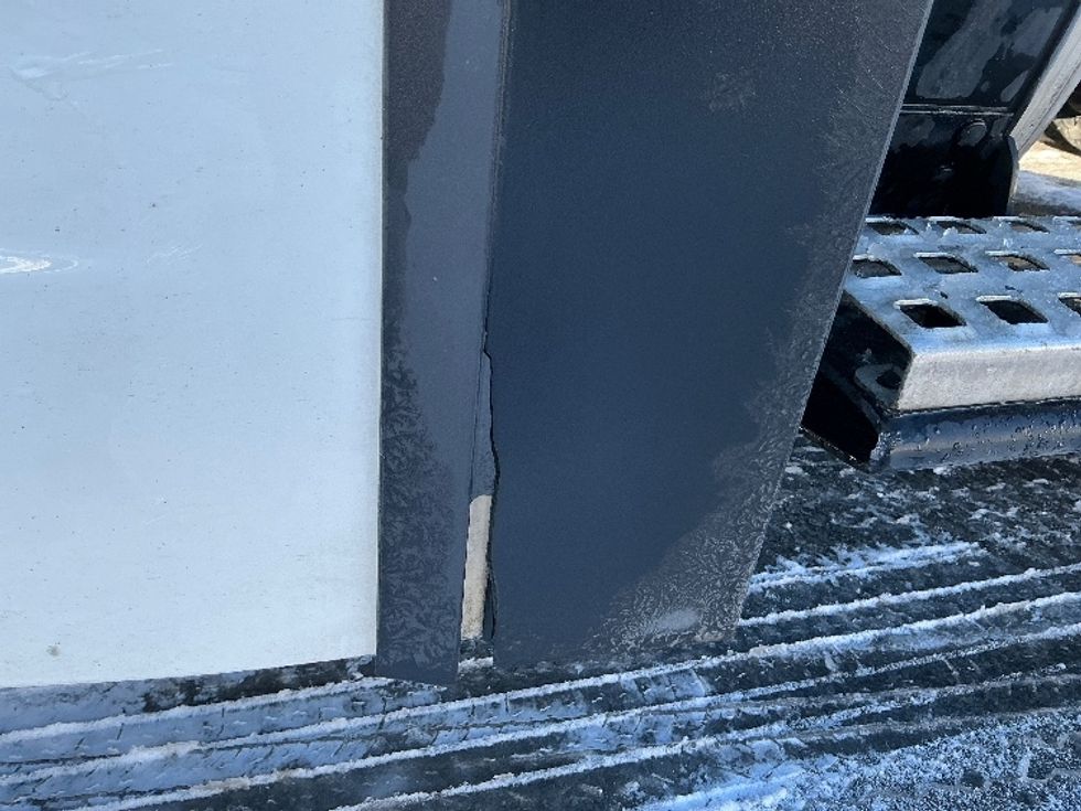 Sleeper Tractor-Heavy Duty Tractors-Volvo-2022-VNL64760-Sparks-NV-266,824\n\t\tmiles-$ 101,500 - Image 23