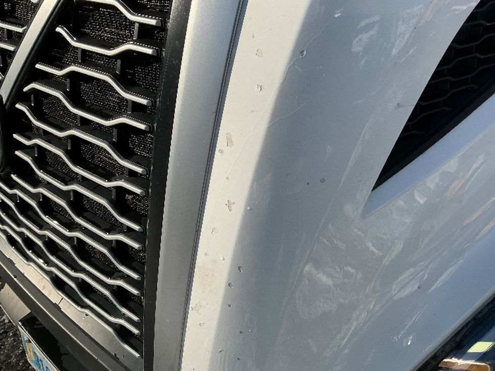 Sleeper Tractor-Heavy Duty Tractors-Volvo-2022-VNL64760-Sparks-NV-266,824\n\t\tmiles-$ 101,500 - Image 24