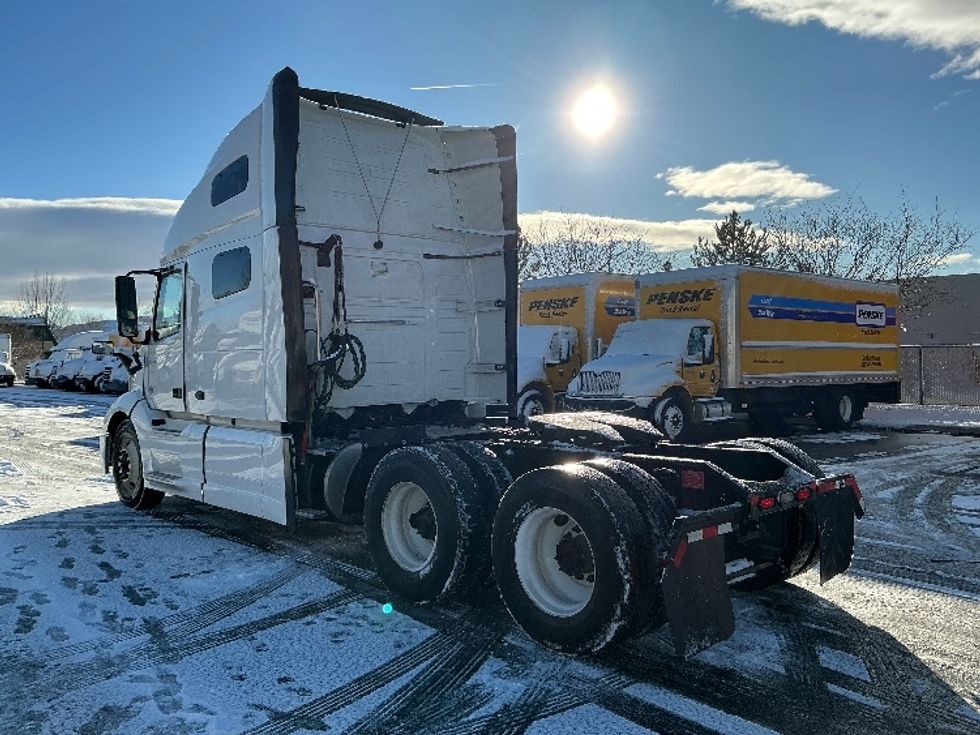 Sleeper Tractor-Heavy Duty Tractors-Volvo-2022-VNL64760-Sparks-NV-266,824\n\t\tmiles-$ 101,500 - Image 5