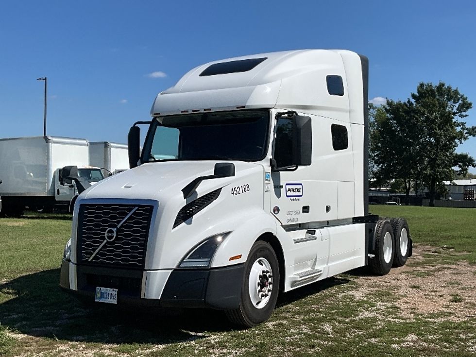 Sleeper Tractor-Heavy Duty Tractors-Volvo-2022-VNL64760-Springfield-MO-537,322\n\t\tmiles-$ 71,500 - Image 3