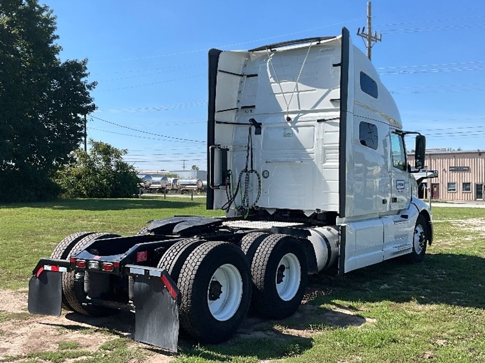 Sleeper Tractor-Heavy Duty Tractors-Volvo-2022-VNL64760-Springfield-MO-537,322\n\t\tmiles-$ 71,500 - Image 7