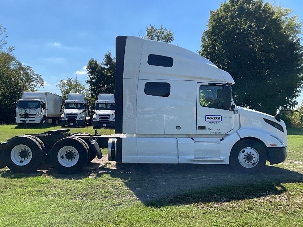 Sleeper Tractor-Heavy Duty Tractors-Volvo-2022-VNL64760-Springfield-MO-537,322\n\t\tmiles-$ 71,500 - Image 8