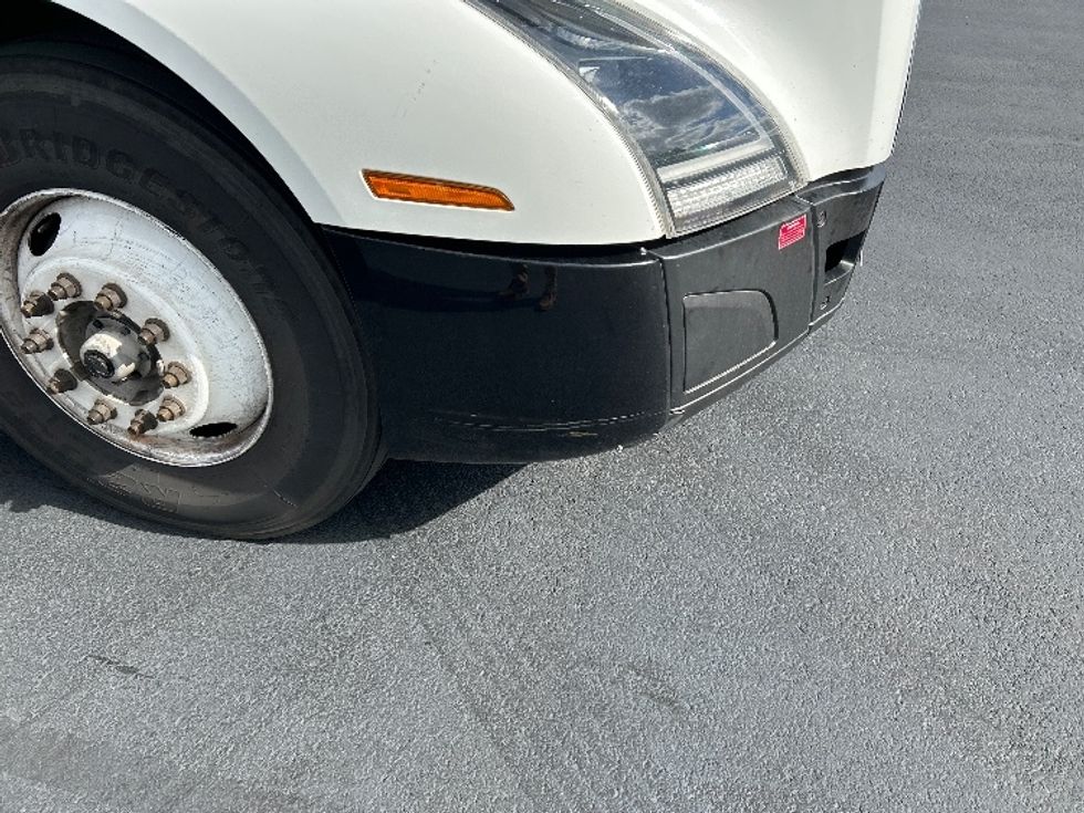 Sleeper Tractor-Heavy Duty Tractors-Volvo-2022-VNL64760-Sterling-VA-447,107\n\t\tmiles-$ 76,250 - Image 23