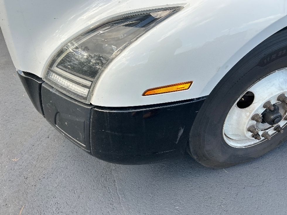 Sleeper Tractor-Heavy Duty Tractors-Volvo-2022-VNL64760-Sterling-VA-518,809\n\t\tmiles-$ 69,500 - Image 21