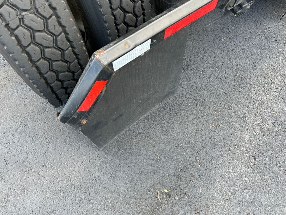 Sleeper Tractor-Heavy Duty Tractors-Volvo-2022-VNL64760-Sterling-VA-518,809\n\t\tmiles-$ 69,500 - Image 23