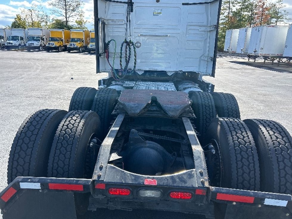 Sleeper Tractor-Heavy Duty Tractors-Volvo-2022-VNL64760-Sterling-VA-518,809\n\t\tmiles-$ 69,500 - Image 5