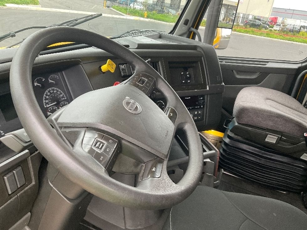 Sleeper Tractor-Heavy Duty Tractors-Volvo-2022-VNL64760-Stockton-CA-613,547\n\t\tmiles-$ 61,250 - Image 10