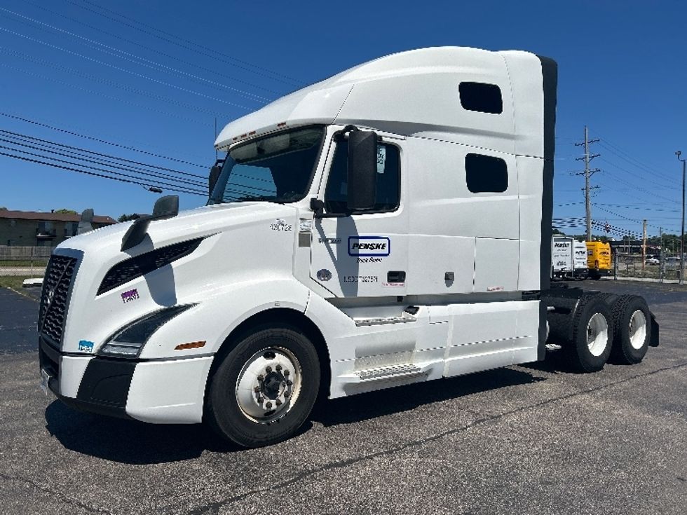 Sleeper Tractor-Heavy Duty Tractors-Volvo-2022-VNL64760-Sturtevant-WI-331,450\n\t\tmiles-$ 94,000 - Image 3
