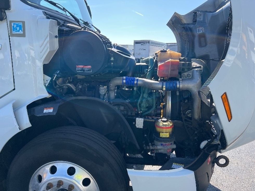 Sleeper Tractor-Heavy Duty Tractors-Volvo-2022-VNL64760-Sturtevant-WI-424,652\n\t\tmiles-$ 80,750 - Image 20