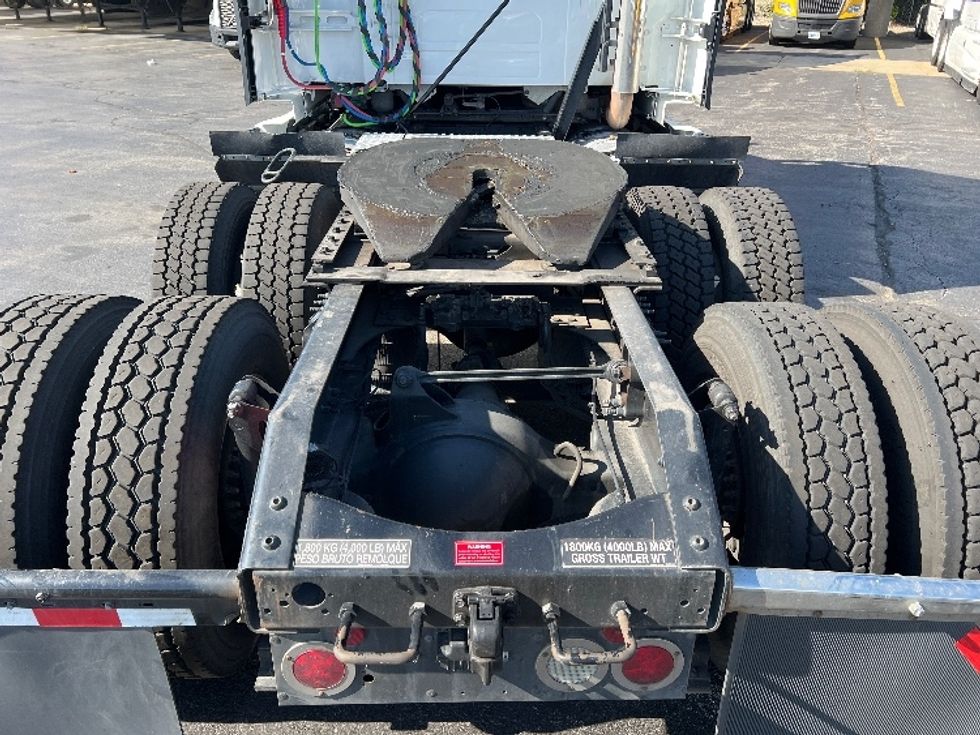 Sleeper Tractor-Heavy Duty Tractors-Volvo-2022-VNL64760-Sturtevant-WI-424,652\n\t\tmiles-$ 80,750 - Image 6