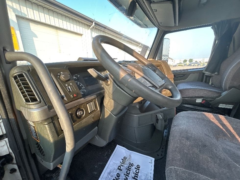 Sleeper Tractor-Heavy Duty Tractors-Volvo-2022-VNL64760-Sturtevant-WI-461,480\n\t\tmiles-$ 78,500 - Image 10