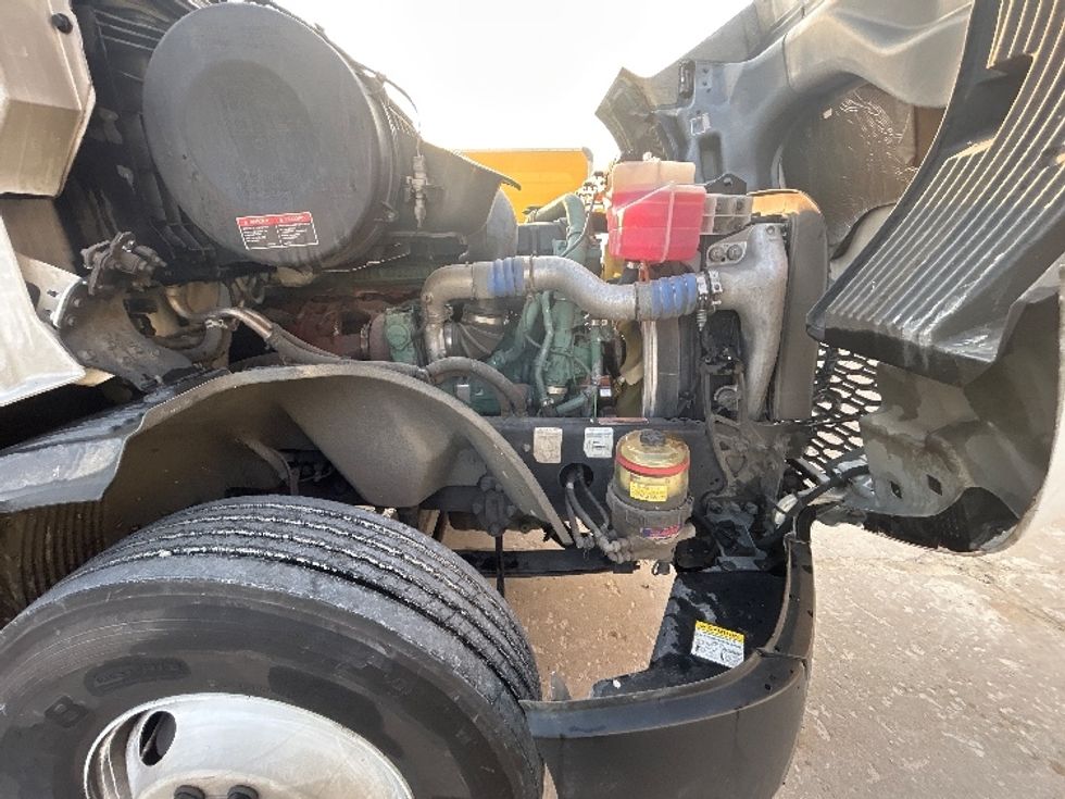 Sleeper Tractor-Heavy Duty Tractors-Volvo-2022-VNL64760-Sturtevant-WI-461,480\n\t\tmiles-$ 78,500 - Image 20