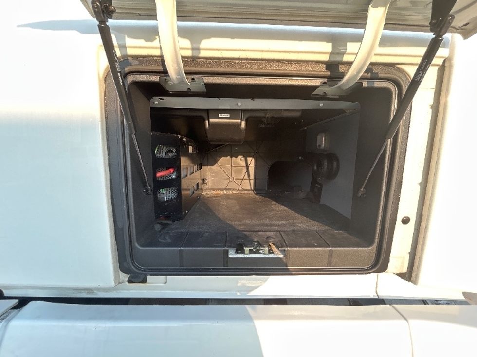 Sleeper Tractor-Heavy Duty Tractors-Volvo-2022-VNL64760-Sturtevant-WI-461,480\n\t\tmiles-$ 78,500 - Image 22