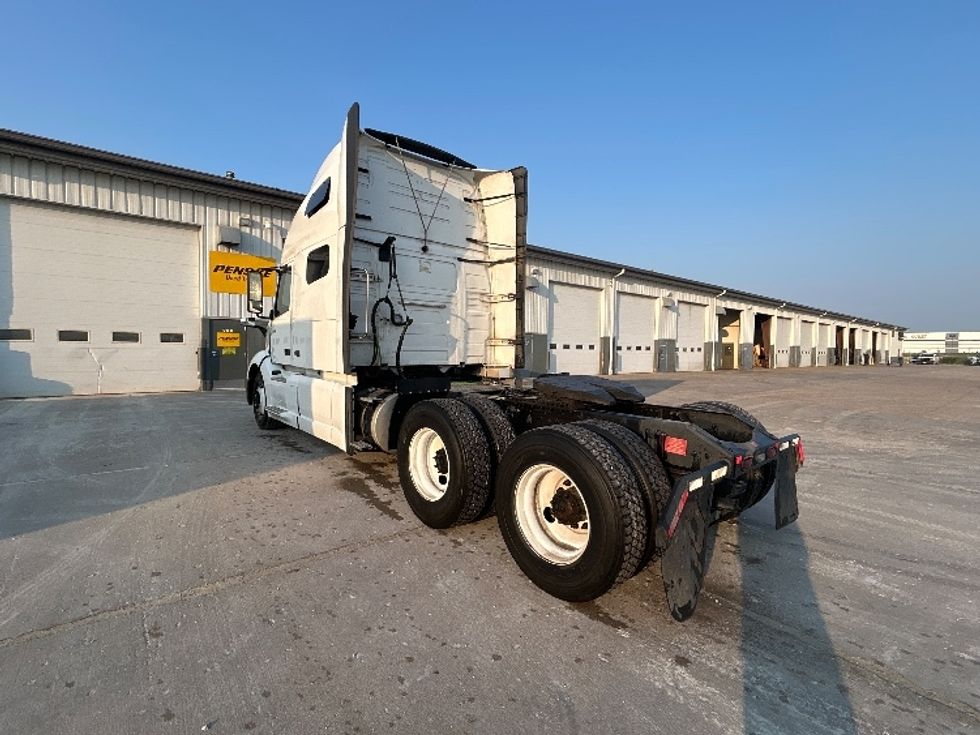 Sleeper Tractor-Heavy Duty Tractors-Volvo-2022-VNL64760-Sturtevant-WI-461,480\n\t\tmiles-$ 78,500 - Image 5