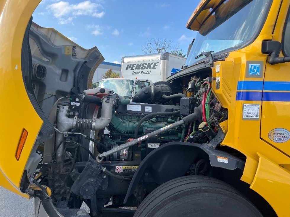 Sleeper Tractor-Heavy Duty Tractors-Volvo-2022-VNL64760-Sturtevant-WI-466,600\n\t\tmiles-$ 70,500 - Image 21