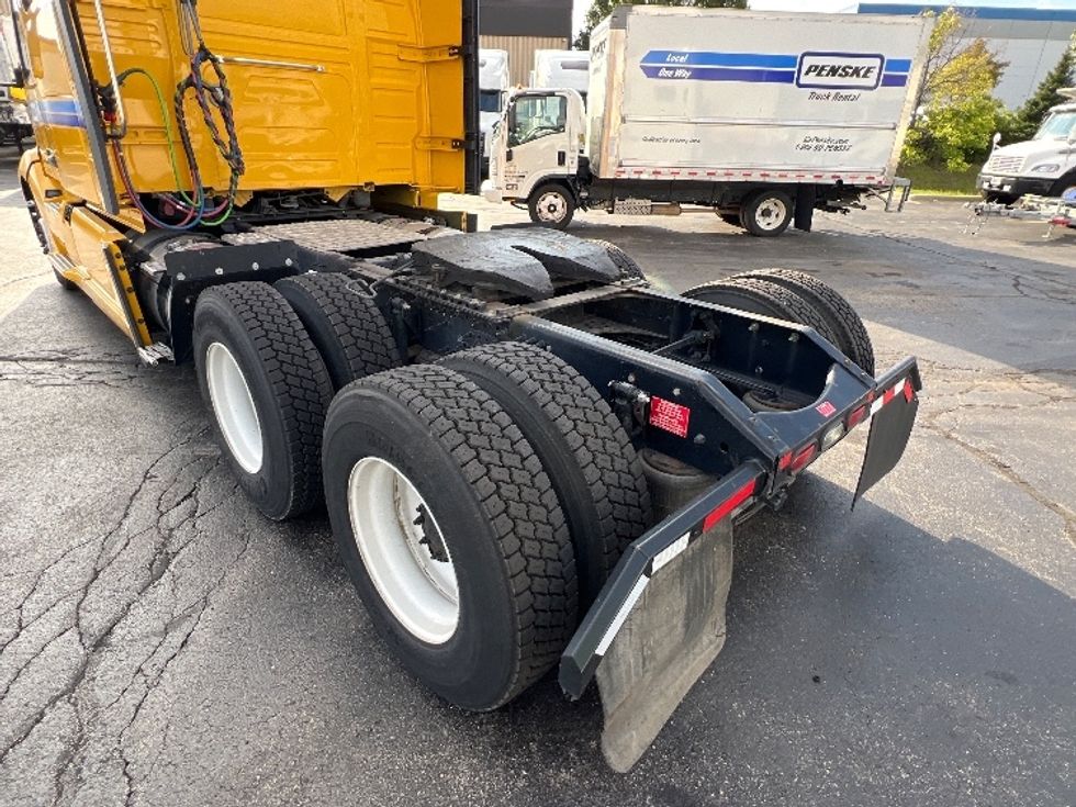 Sleeper Tractor-Heavy Duty Tractors-Volvo-2022-VNL64760-Sturtevant-WI-466,600\n\t\tmiles-$ 70,500 - Image 22