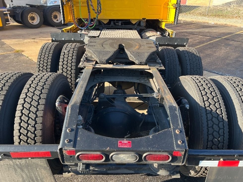 Sleeper Tractor-Heavy Duty Tractors-Volvo-2022-VNL64760-Sturtevant-WI-466,600\n\t\tmiles-$ 70,500 - Image 6