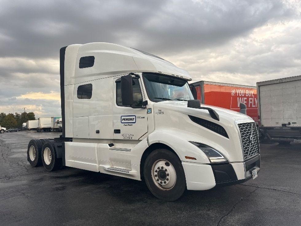 Sleeper Tractor-Heavy Duty Tractors-Volvo-2022-VNL64760-Sturtevant-WI-480,140\n\t\tmiles-$ 74,000 - Image 3