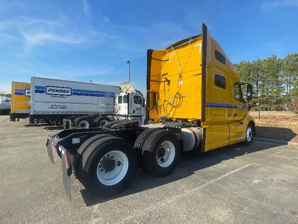 Sleeper Tractor-Heavy Duty Tractors-Volvo-2022-VNL64760-Tacoma-WA-417,954\n\t\tmiles-$ 86,750 - Image 7