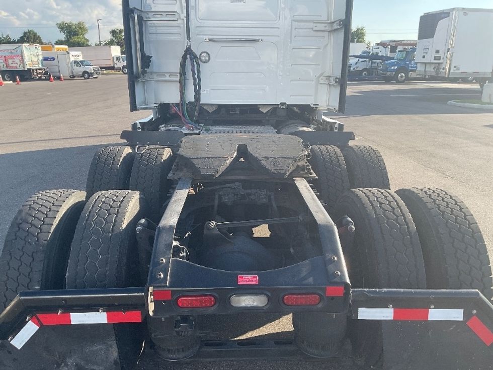 Sleeper Tractor-Heavy Duty Tractors-Volvo-2022-VNL64760-Tampa-FL-342,472\n\t\tmiles-$ 88,500 - Image 6