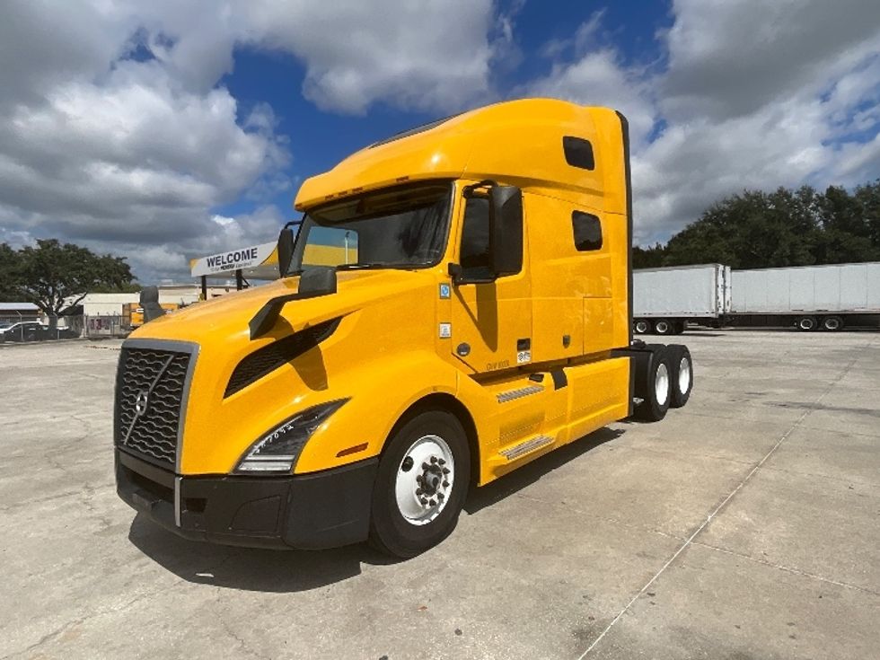 2022 Volvo Truck VNL photo 3