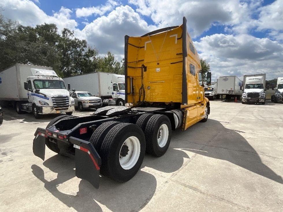 Sleeper Tractor-Heavy Duty Tractors-Volvo-2022-VNL64760-Tampa-FL-611,801\n\t\tmiles-$ 58,750 - Image 7