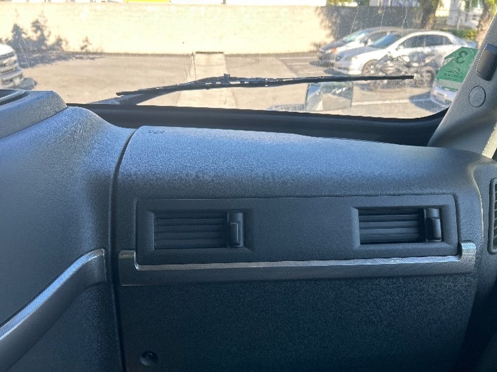 Sleeper Tractor-Heavy Duty Tractors-Volvo-2022-VNL64760-Torrance-CA-454,267\n\t\tmiles-$ 85,000 - Image 13