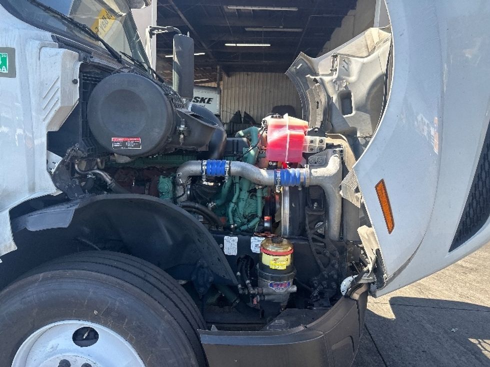 Sleeper Tractor-Heavy Duty Tractors-Volvo-2022-VNL64760-Torrance-CA-694,054\n\t\tmiles-$ 63,750 - Image 20