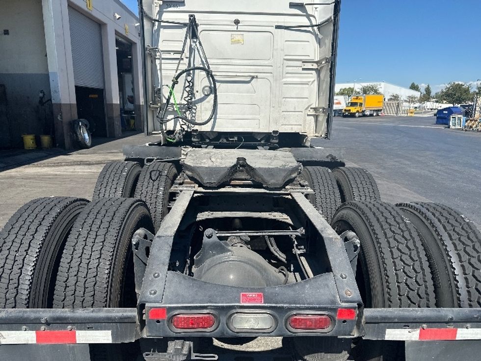 Sleeper Tractor-Heavy Duty Tractors-Volvo-2022-VNL64760-Torrance-CA-694,054\n\t\tmiles-$ 63,750 - Image 6